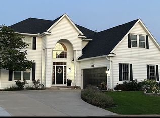 4207 Oak St, Davenport, IA 52806