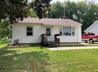 614 9th Ave SE, Waseca, MN 56093