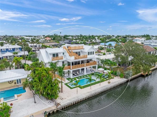 525 68th St, Holmes Beach, FL 34217