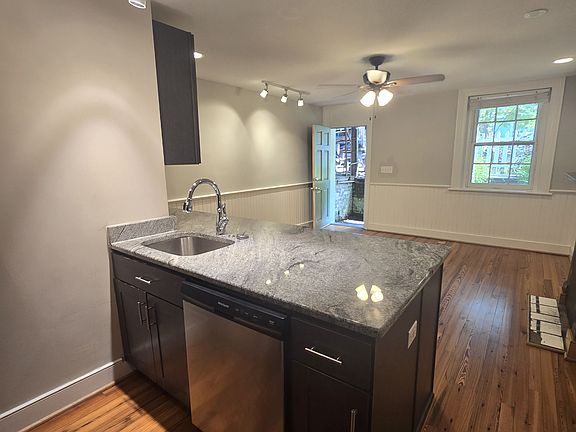 4th image of 338 S Laurel St #B