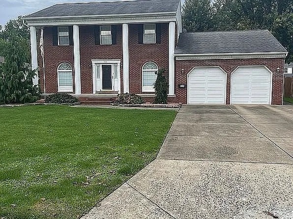 924 Dravis St, Girard, OH 44420