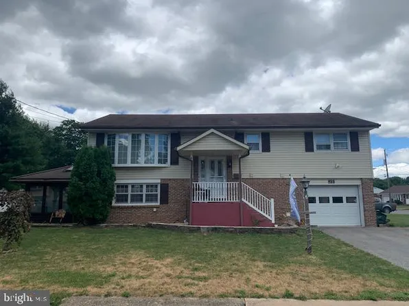 304 Lynn St, Robesonia, PA 19551