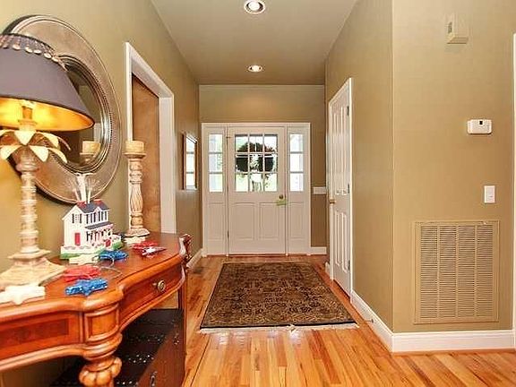 3rd image of 95 Sconset Dr