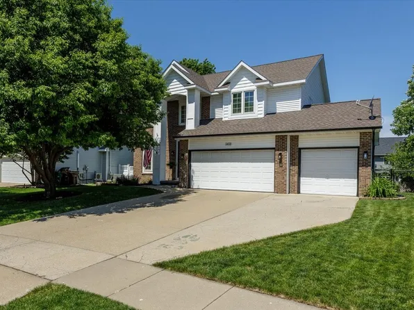 5459 Coachlight Dr, West Des Moines, IA 50266