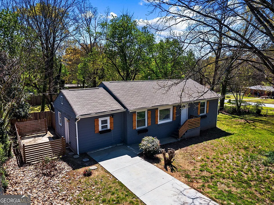 1111 Valley View Rd SE