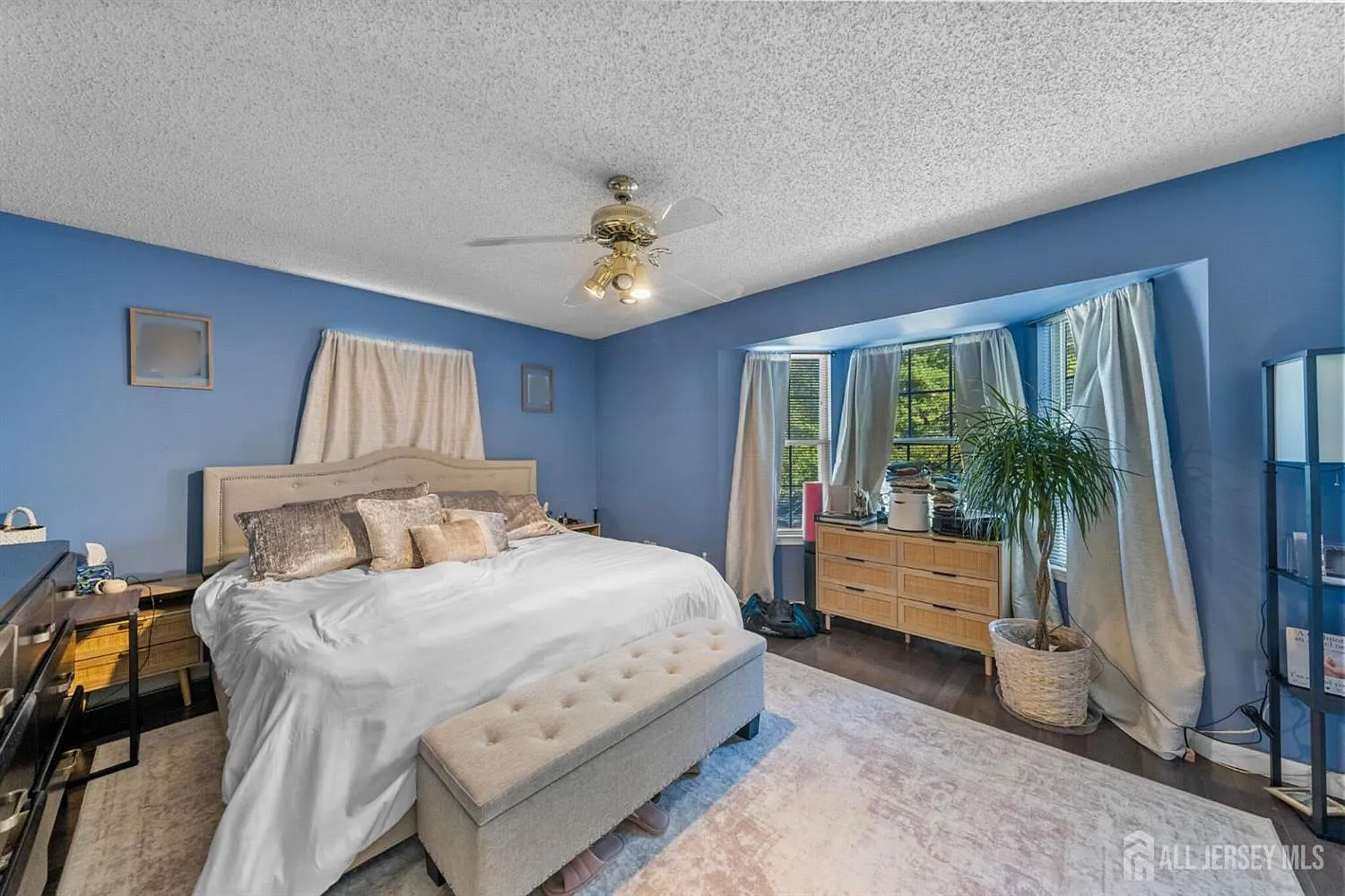 2 bed, 2.0 bath, 1060 sqft, $2,450 — Photo 4