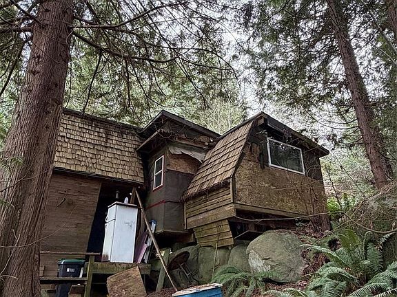 3rd image of 2359 Kendall Rd