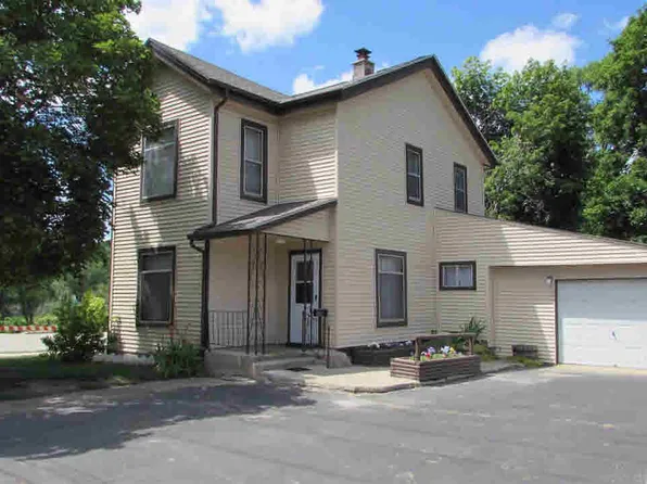 205 E Vienna St, Clio, MI 48420