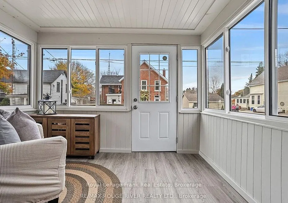 4 bed, $2,900 — Photo 4