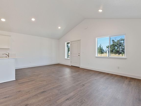 4th image of 4110 SW Obsidian Pl #188