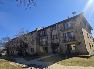 340 Klein Creek Ct APT 5E, Carol Stream, IL 60188