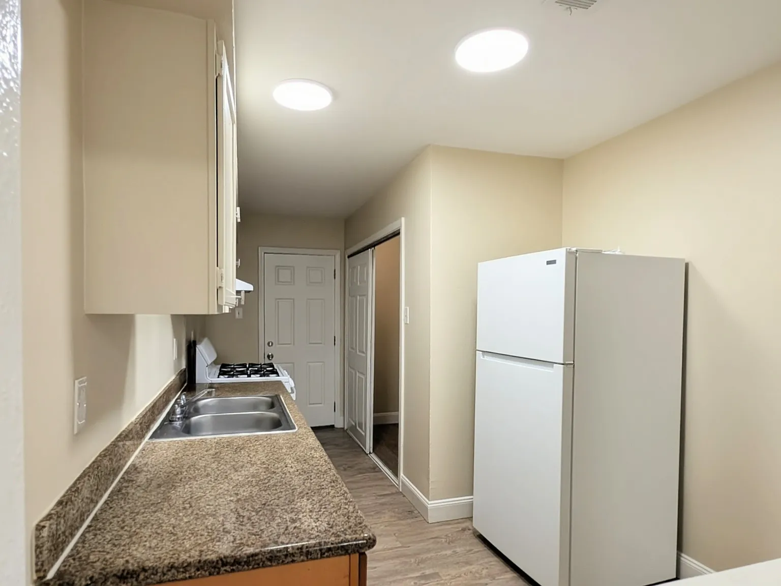 3 bed, 1350 sqft, $1,500 — Photo 3