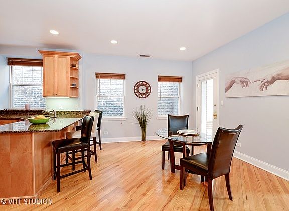 5th image of 828 W Gunnison St #3S