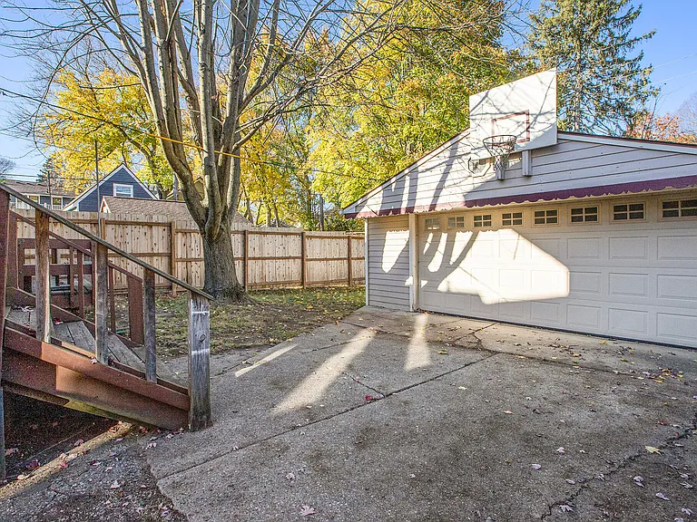 1408 W Washington St — Photo 25