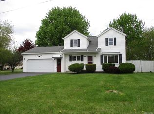 1141 Divide Rd, Niagara Falls, NY 14305