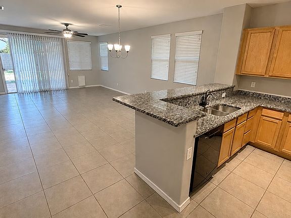 3rd image of 41320 W Palmyra Ln
