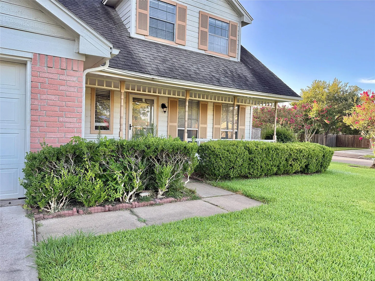 4 bed, 2.5 bath, 2433 sqft, $2,350 — Photo 4