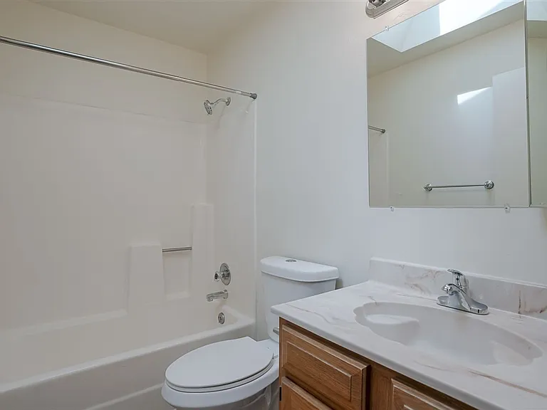 1298 N Tapadero Dr — Photo 13