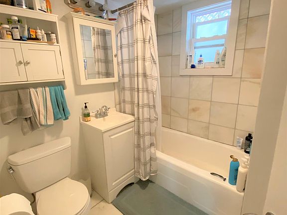 4th image of 48 Lincoln St #1