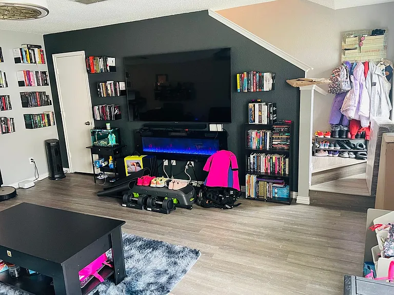 5624 Giddyup Ln — Photo 2