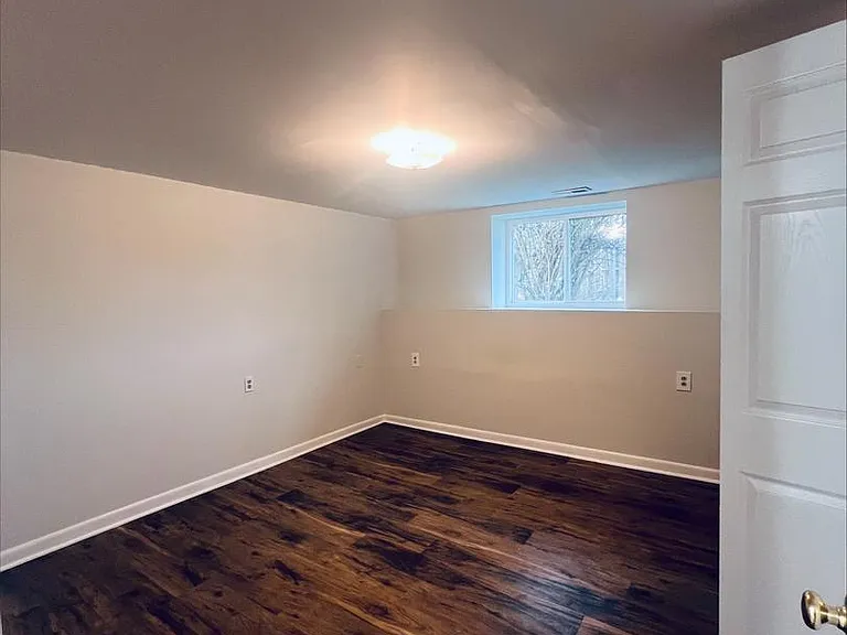 2043 Sue Ave — Photo 12