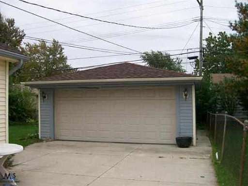 4th image of 15282 Elderwood St