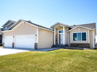 6243 18th St S, Fargo, ND 58104