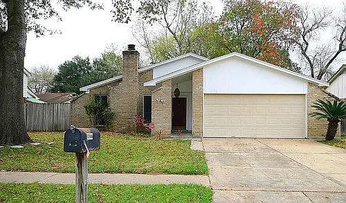 1106 Ravenscourt Dr Photo 1