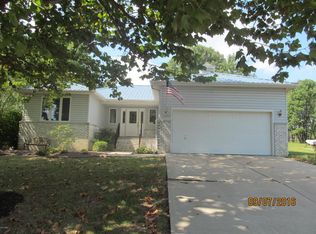 1300 S Fosse Rd, Marion, IL 62959