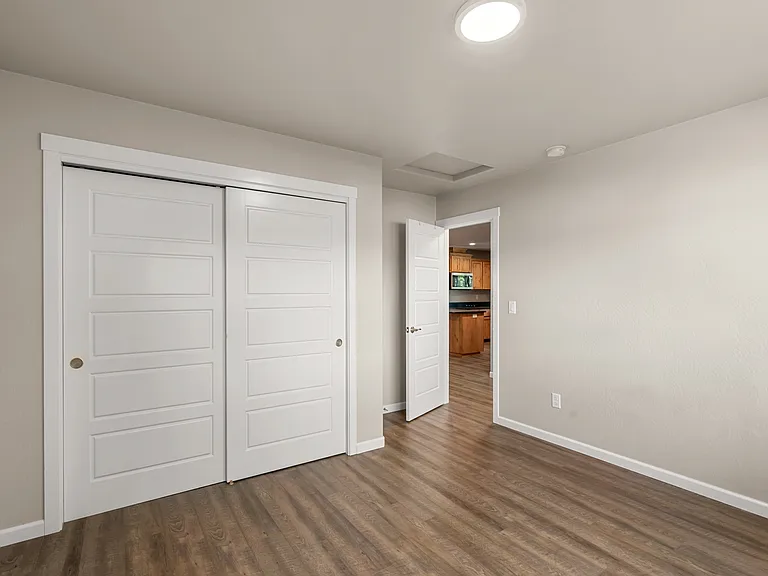 459 Hudson Ln — Photo 11