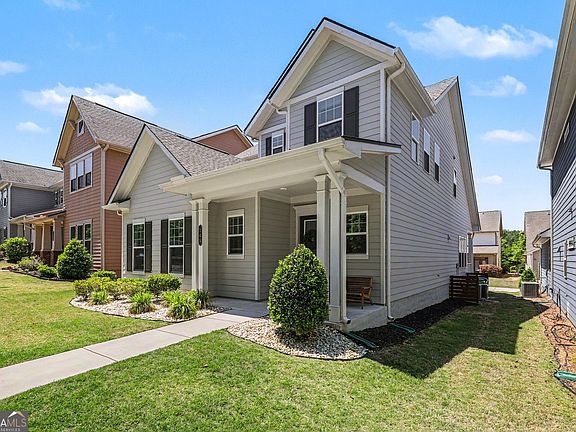 3rd image of 145 Concord Ct