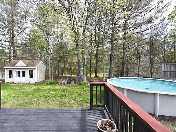 4th image of 174 Lynne Ln