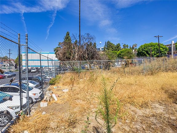 4th image of 1014 Bartlett St Lot 4