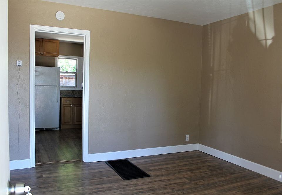 2nd image of 439 S Sacramento St APT 3