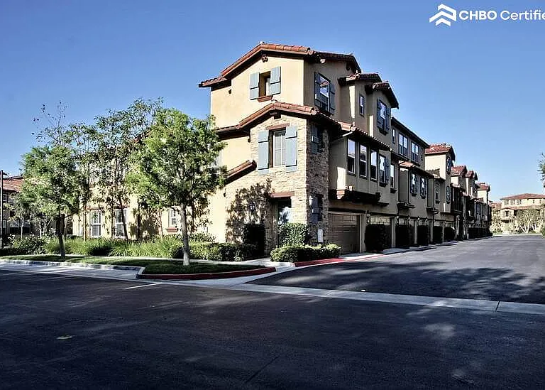 102 Jadestone — Photo 3