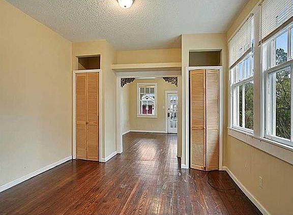 4th image of 2436-38 Joliet St