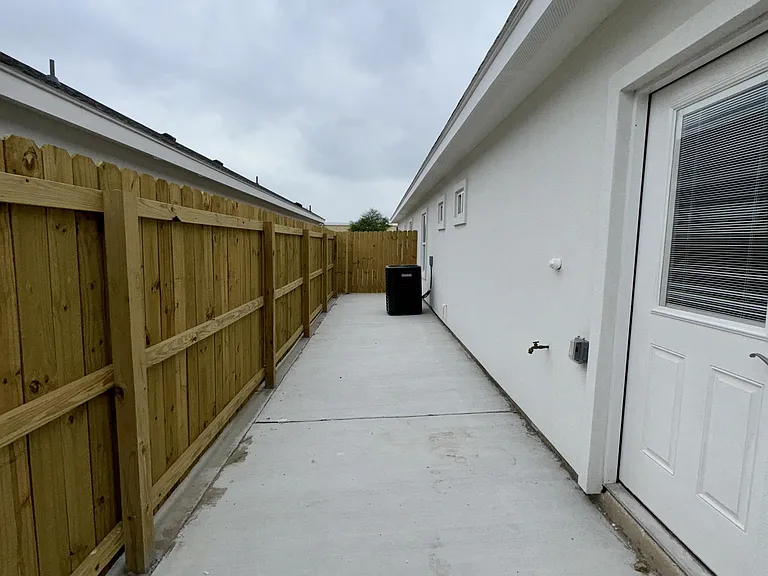 429 E Acacia Ave #1 — Photo 4