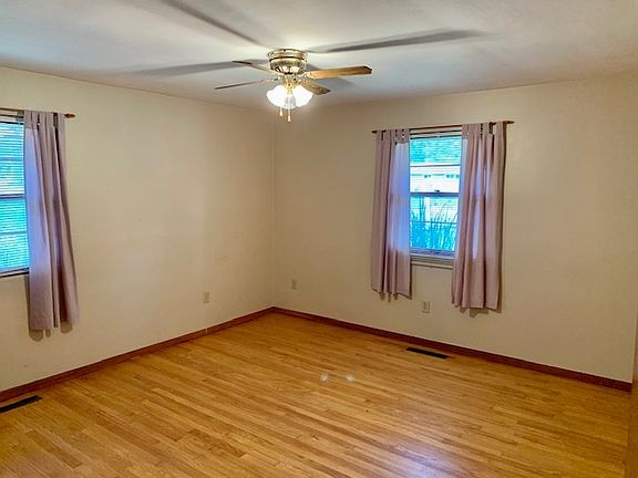 5th image of 2688 E Riverview Dr