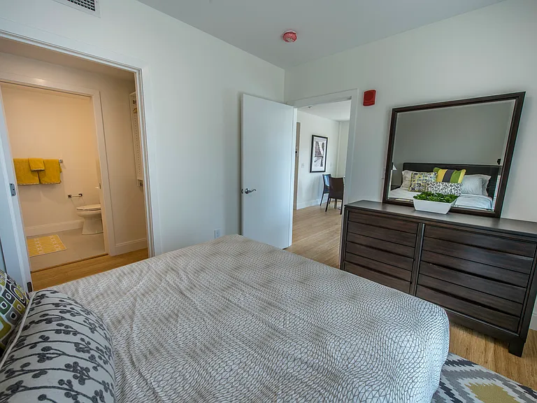 Malvern Place Apartments — Photo 9