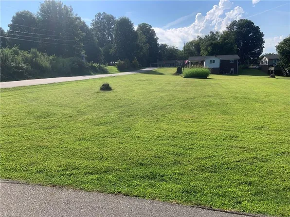 Hickory St Lot 1, Dobson, NC 27017