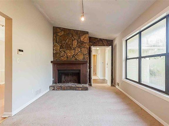 3rd image of 2255 Bedford Ct