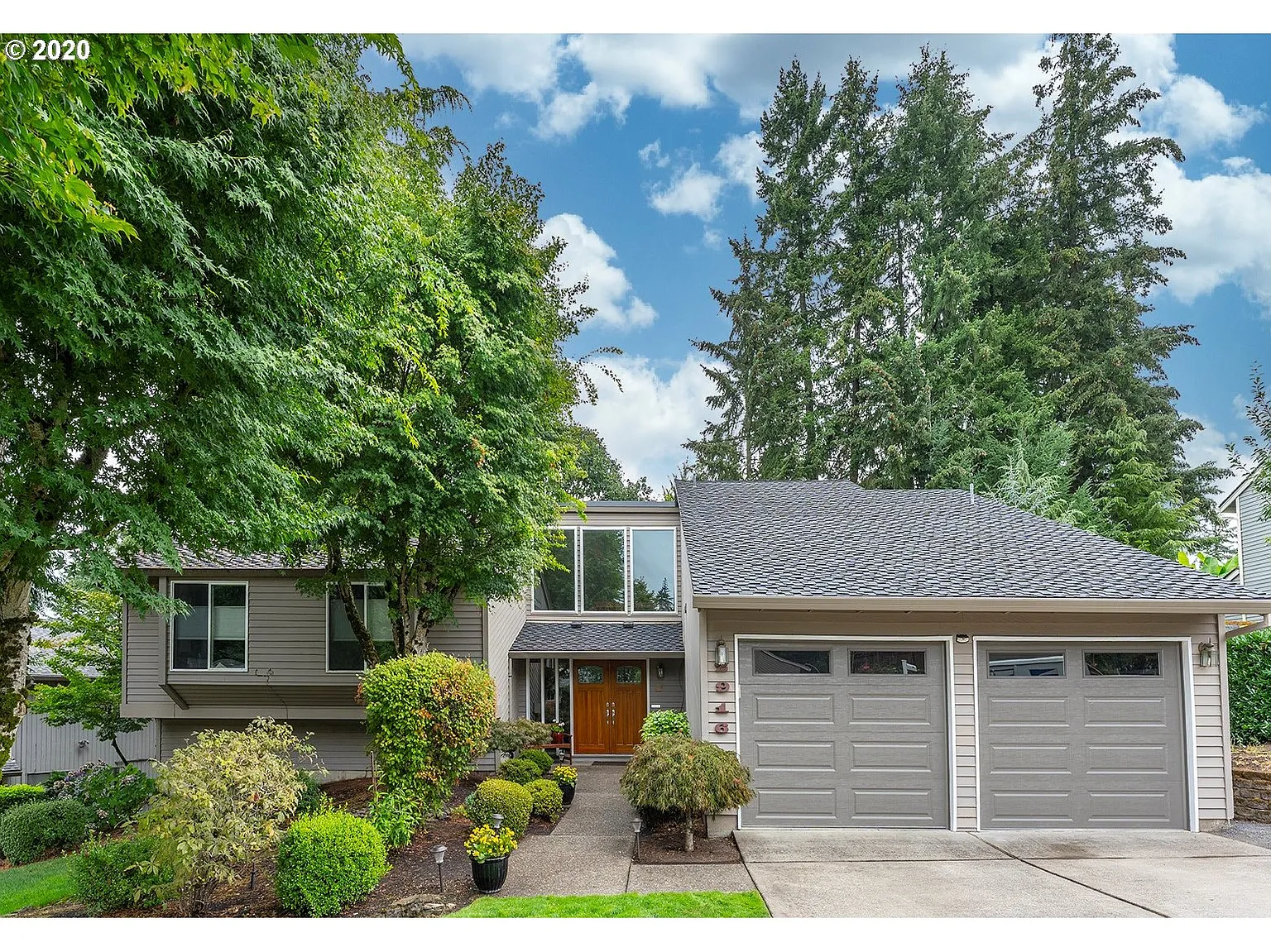 2916 Carriage Way photo 1
