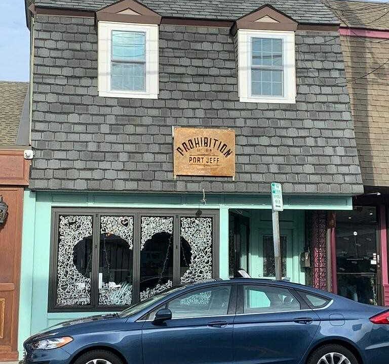 1st image of 115 E Main St