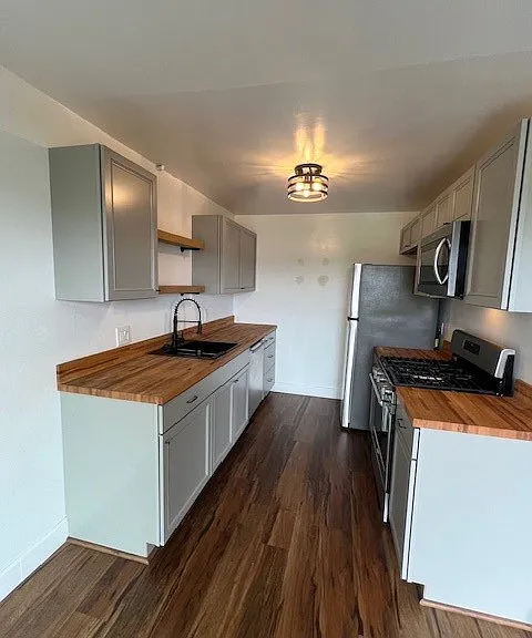 1720 Ardmore Ave #104 — Photo 3
