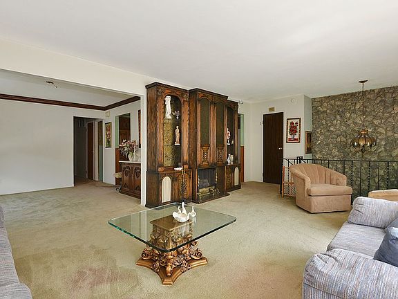 3rd image of 56-23 Oceania St