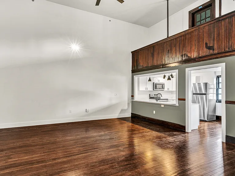 Belmont Lofts — Photo 3
