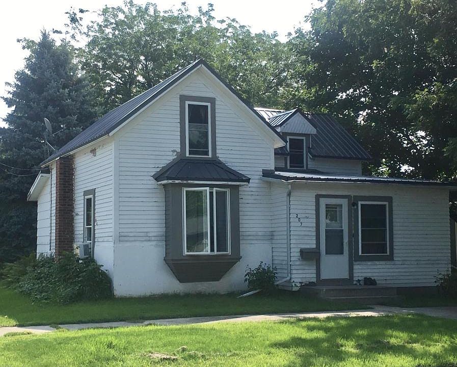 1st image of 207 S 5th St