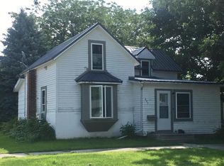207 S 5th St, Olivia, MN 56277