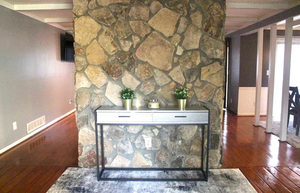 3 bed, 1811 sqft, $2,500 — Photo 3