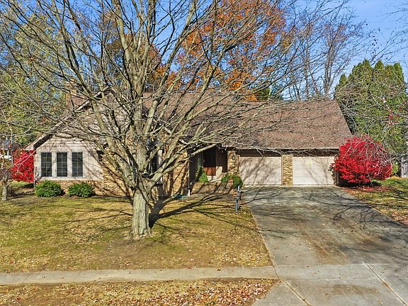 3rd image of 208 Andover Ln